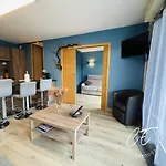 Daire A Pied - Calme, Balcon & Parking Prive *