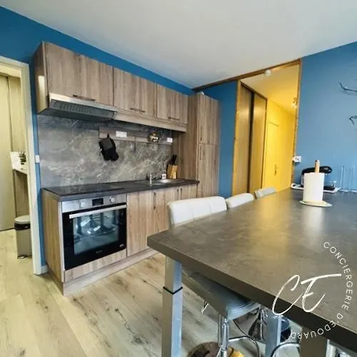 A Pied - Calme, Balcon & Parking Prive Apartment *